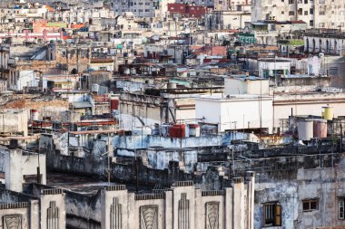 gecekondu güneşli bir gün