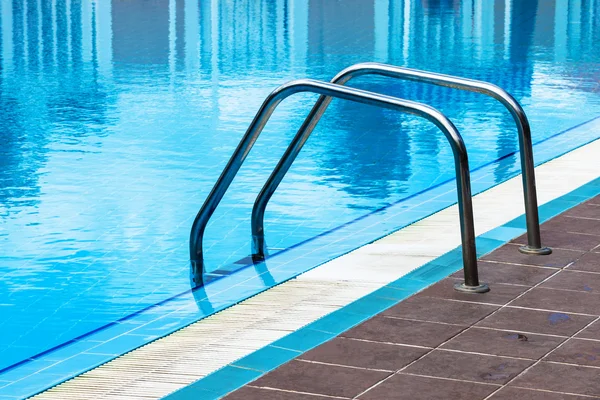 Pool with reflection — Stock Photo, Image