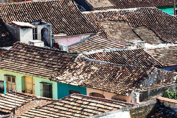 Tetti piastrellati in città — Foto Stock