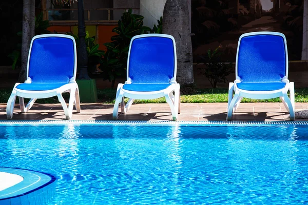 havuz kenarında koltukları