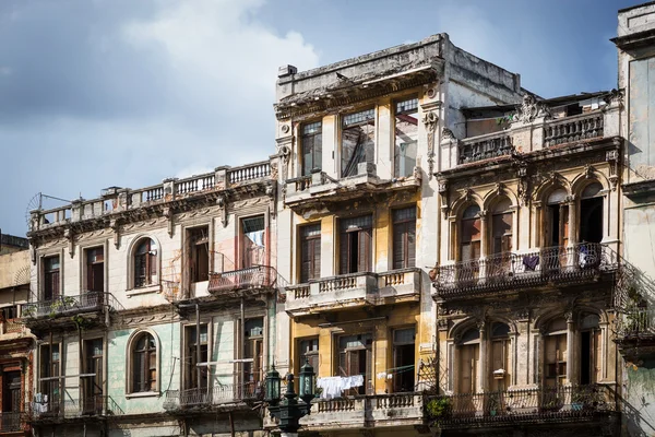 güzel bir eski bina