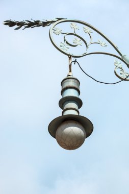 Güzel eski sokak lambası