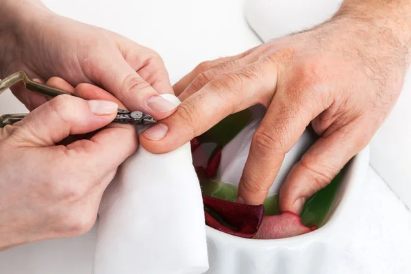 Hombre de manicura de cerca — Foto de Stock