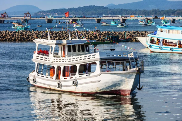 Élményhajó Phu Quoc Szigeteki Öbölben Vietnam — Stock Fotó