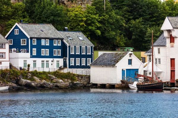 Casas Junto Fiorde Noruega — Fotografia de Stock