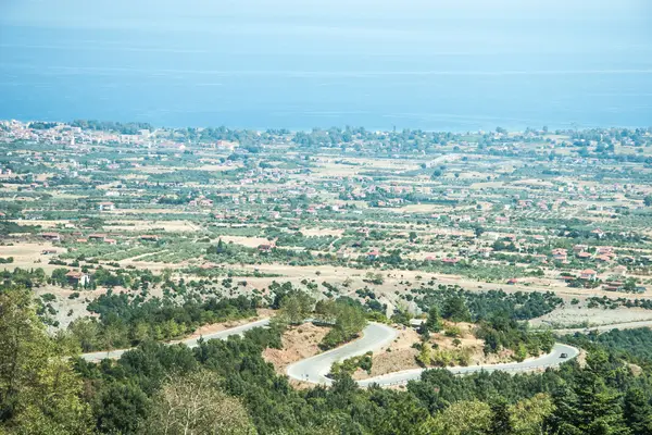 Droga w pasmo górskie w górach olympos — Zdjęcie stockowe