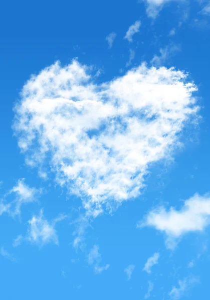 Blauwe hemel met wolk stijl hart — Stockfoto