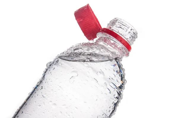 Botella de plástico de agua potable aislada en blanco —  Fotos de Stock