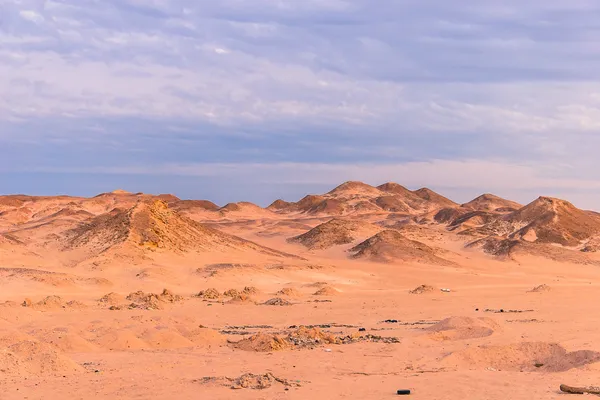 Sand dunes and rocks, Sahara Desert — Stock Photo, Image