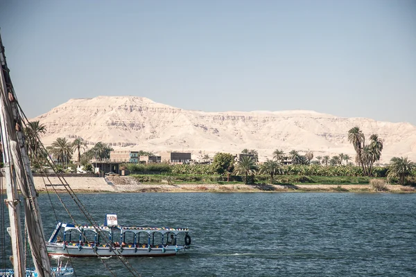 Pejzaż wodny w Nilu koło Luksoru w Egipcie — Zdjęcie stockowe