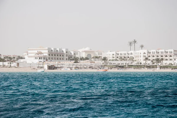 Röda havet kusten nära hurhada — Stockfoto