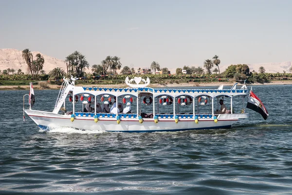 Paesaggio acquatico presso il Nilo vicino a Luxor in Egitto — Foto Stock