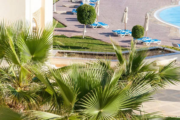 Extérieur du bâtiment de l'hôtel à l'été — Photo