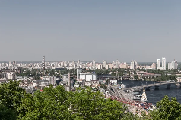 Kiev stadsgezicht en Dnjepr rivier, Oekraïne — Stockfoto