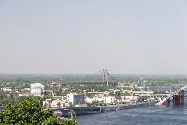 Paisaje urbano de Kiev y río Dnieper, Ucrania —  Fotos de Stock