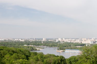 Kiev cityscape ve Dinyeper Nehri, Ukrayna