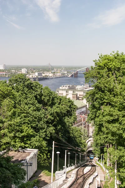 Spoorlijn kabelspoorweg in Kiev, Oekraïne — Stockfoto