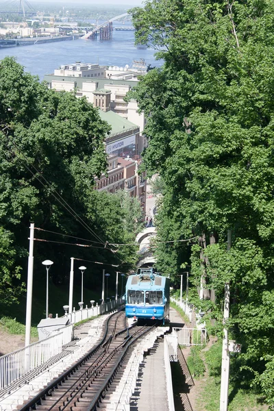 Spoorlijn kabelspoorweg in Kiev, Oekraïne — Stockfoto