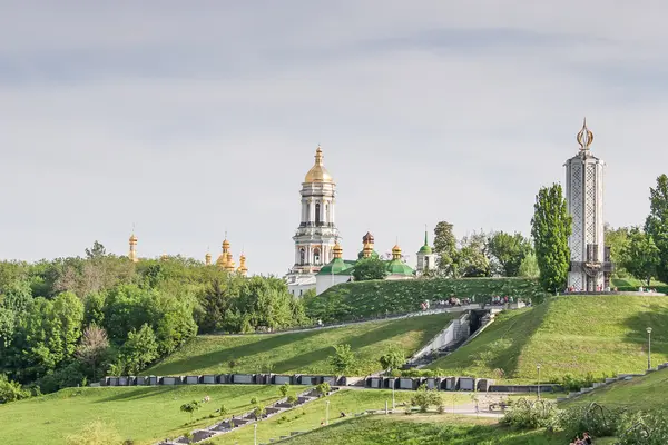 Paisaje urbano de Kiev y río Dnieper, Ucrania — Foto de Stock