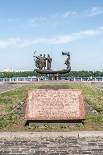 Μνημείο για τους ιδρυτές της Κίεβο — Φωτογραφία Αρχείου