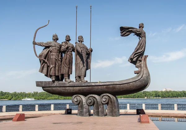 Monument to founders of Kiev — Stock Photo, Image