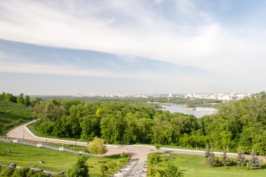Kiev cityscape ve Dinyeper Nehri, Ukrayna