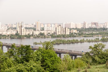 Kiev cityscape ve Dinyeper Nehri, Ukrayna