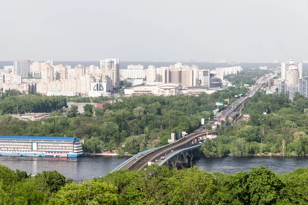 Kiev cityscape ve Dinyeper Nehri, Ukrayna — Stok fotoğraf