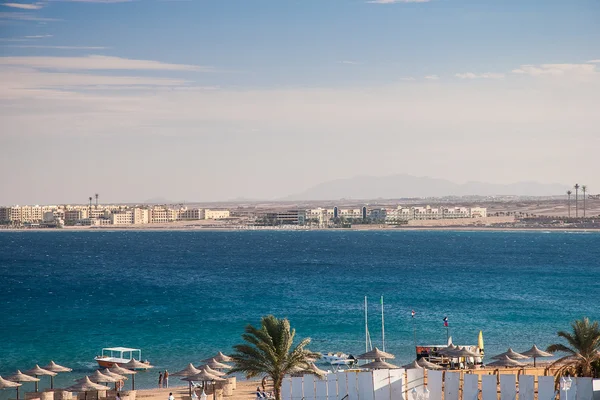 Röda havet kusten nära hurhada — Stockfoto