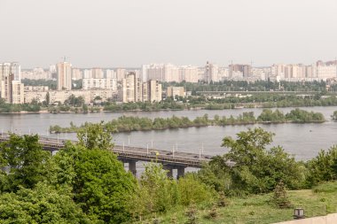 Kiev cityscape ve Dinyeper Nehri, Ukrayna