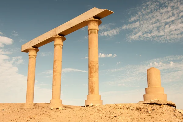 Oude ruïnes in de woestijn, Egypte — Stockfoto
