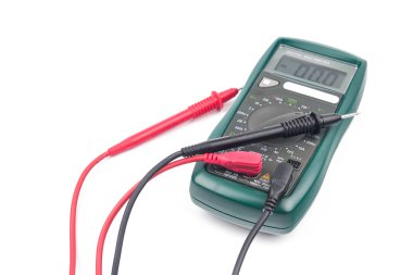 Beyaz arkaplanda dijital çokölçer izole edildi