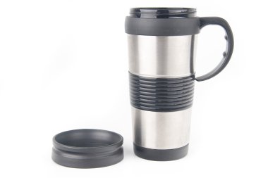 Beyaz arka plan üzerinde izole, metal kupa