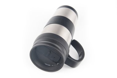 Beyaz arka plan üzerinde izole, metal kupa