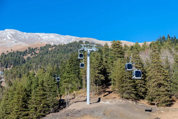 Remontées mécaniques en montagne — Photo