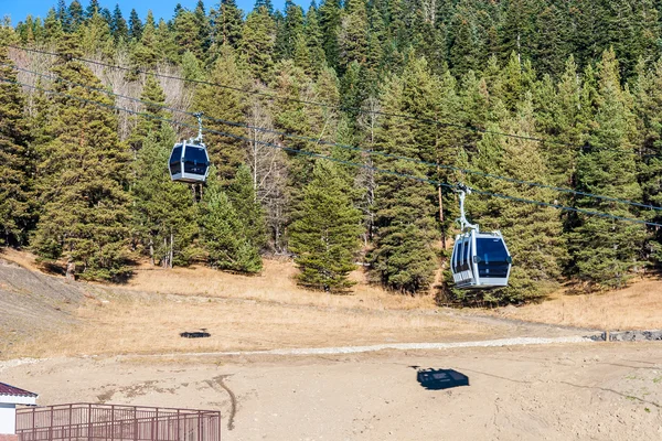 Telesilla en las montañas — Foto de Stock