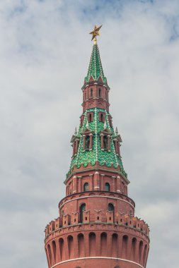 Moskova kremlin bina yaz saati