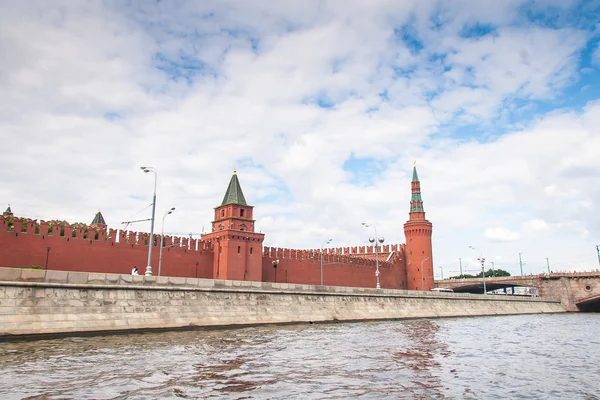 Moskova kremlin bina yaz saati — Stok fotoğraf