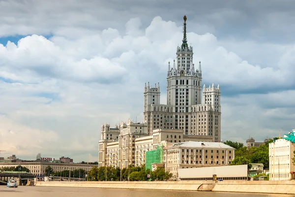Edificio Kotelnicheskaya Embankment — Foto de Stock
