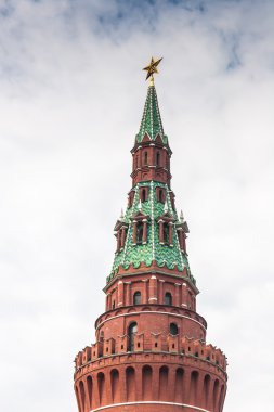 Moskova kremlin bina yaz saati