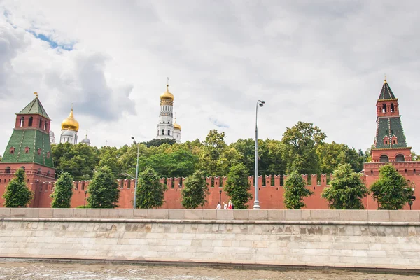 Moskova kremlin bina yaz saati — Stok fotoğraf