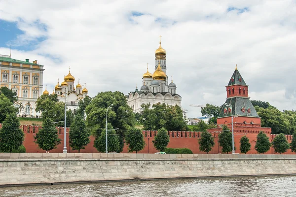 Moskova kremlin bina yaz saati — Stok fotoğraf