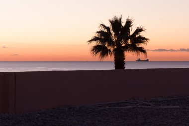 malaga sahilinde günbatımı