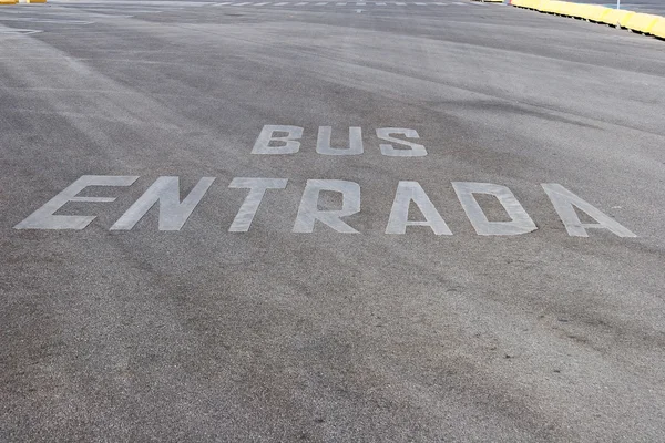 Маркировка автобусной полосы — стоковое фото