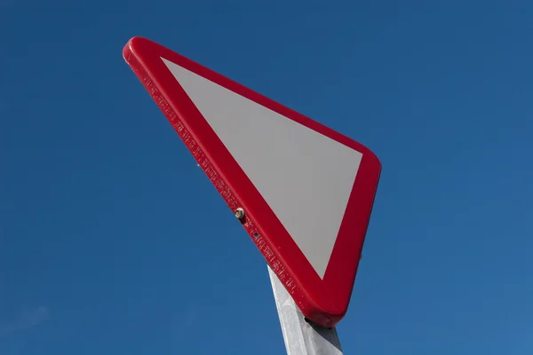 Yield sign — Stock Photo, Image