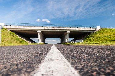 kırsal yolu üzerinden köprü