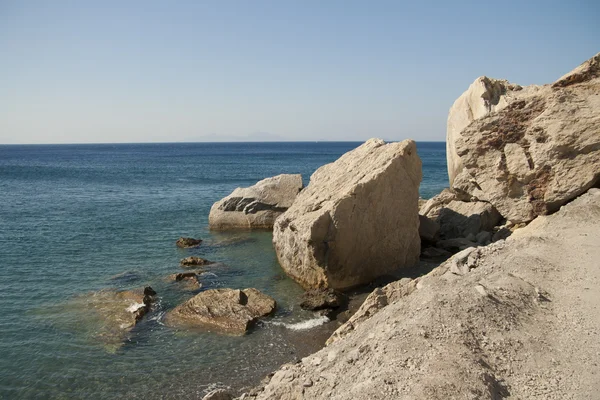 Rocas en la costa del Mediterráneo — Foto de Stock