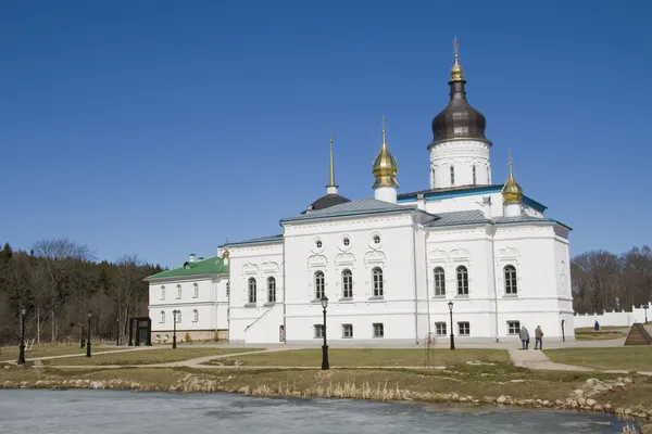 Église orthodoxe russe rénovée — Photo