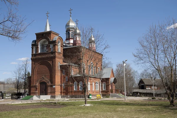 Tijolo velho Igreja Ortodoxa Russa — Fotografia de Stock