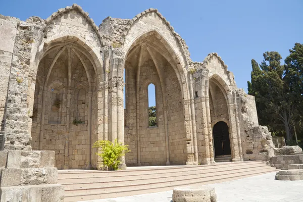Zřícenina středověkého kostela na Rhodos — Stock fotografie